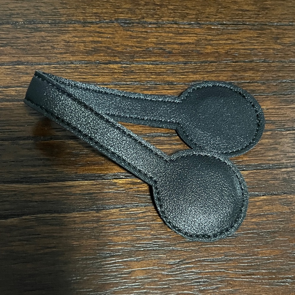 New $4 Add-On Hat Clip Black Faux Leather Purse Accessory Magnetic Travel Hanger